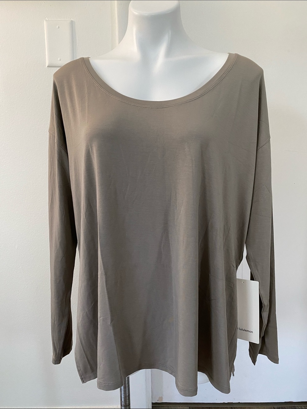 Lululemon - SilkAppeal Side Slit Long Sleeve - Size XL - NWT